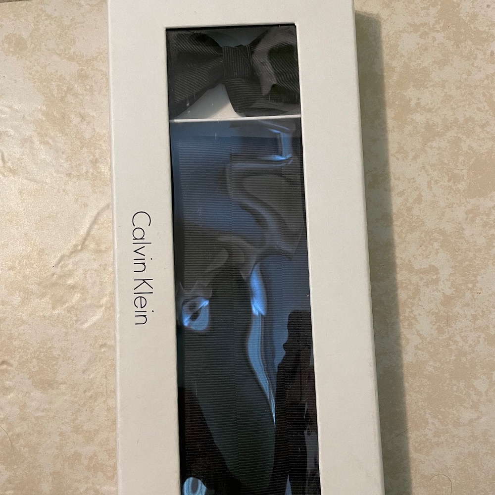 Calvin Klein Bow Tie and Cummerbund Set